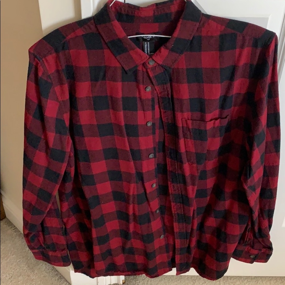 Men’s checkered flannel